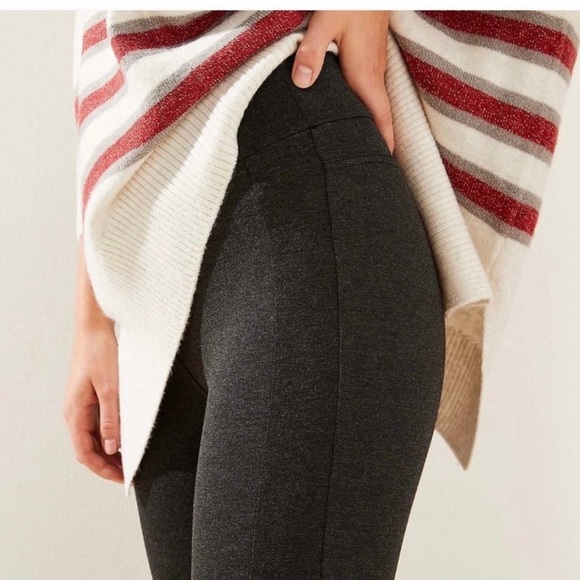 LOFT Pants - NWOT LOFT Outlet Grey Full Length Leggings in Seamed Ponte